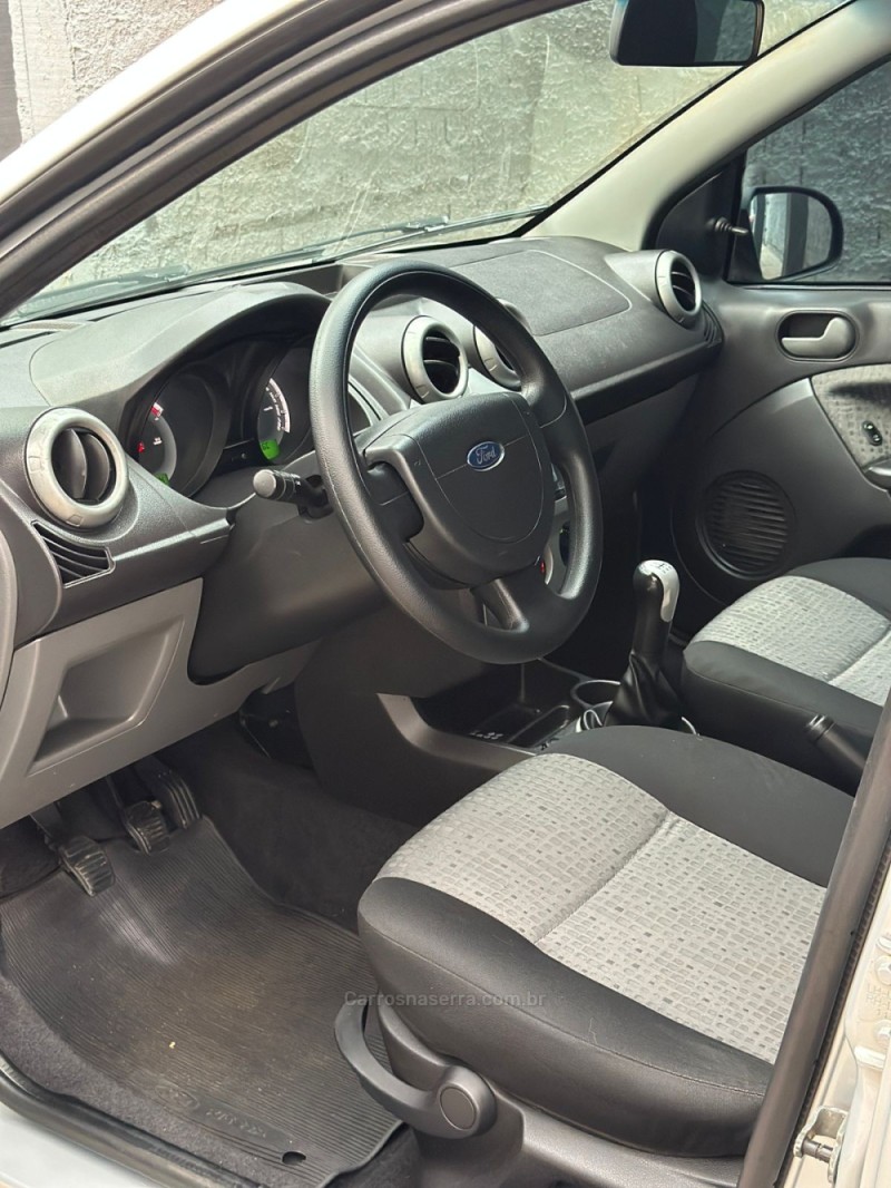 FIESTA 1.6 ROCAM SE SEDAN 8V FLEX 4P MANUAL - 2012 - PASSO FUNDO