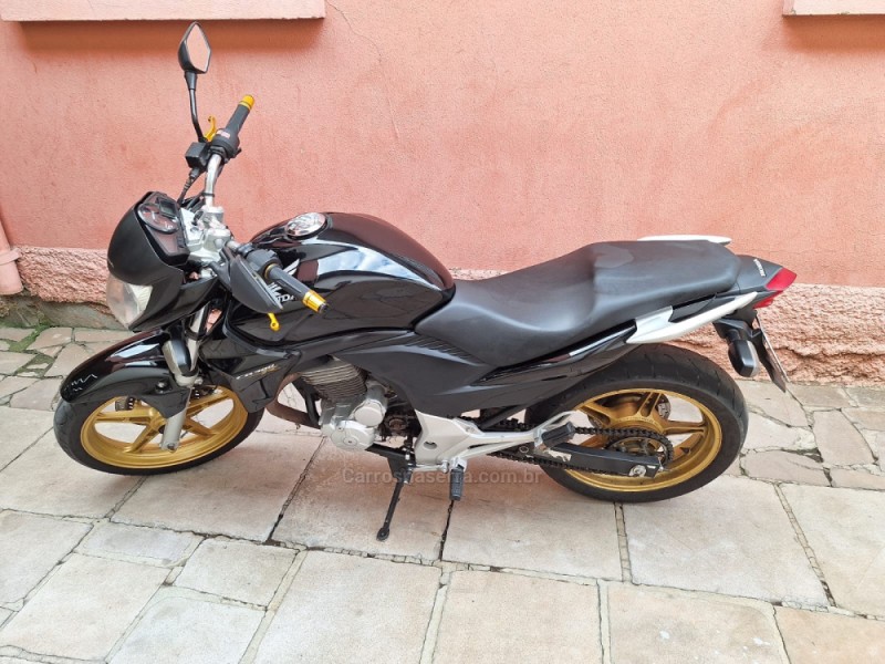 CB 300R  - 2015 - BENTO GONçALVES
