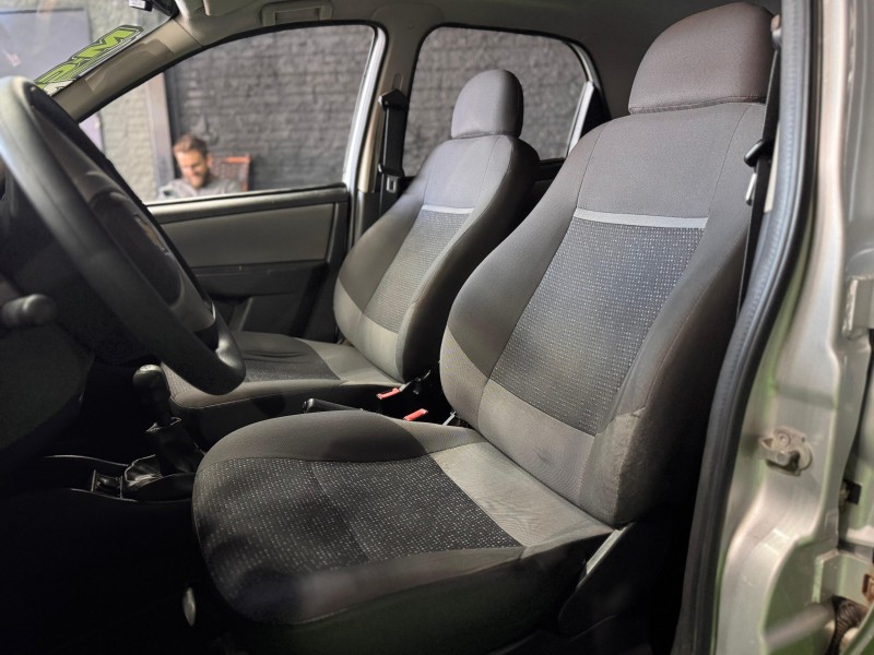 CELTA 1.0 MPFI LT 8V FLEX 4P MANUAL - 2013 - FELIZ