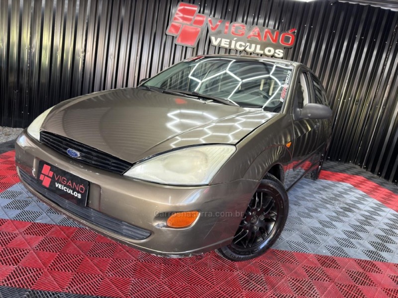 FOCUS 1.8 16V GASOLINA 4P MANUAL - 2001 - CAXIAS DO SUL