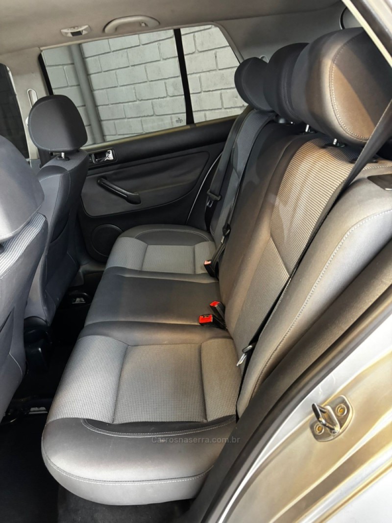 GOLF 1.6 8V GASOLINA 4P MANUAL - 2010 - BOM RETIRO DO SUL