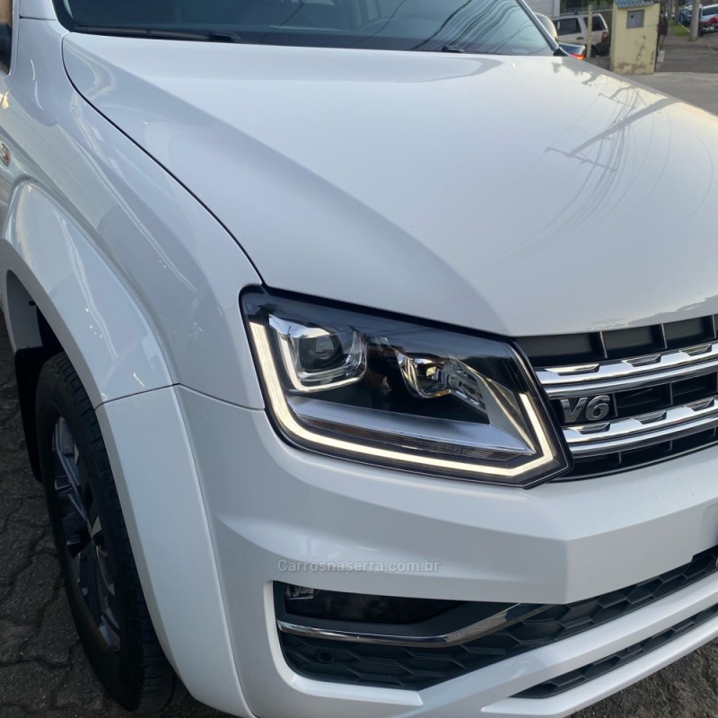 AMAROK 3.0 V6 TDI HIGHLINE CD DIESEL 4MOTION AUTOMÁTICO - 2024 - MONTENEGRO