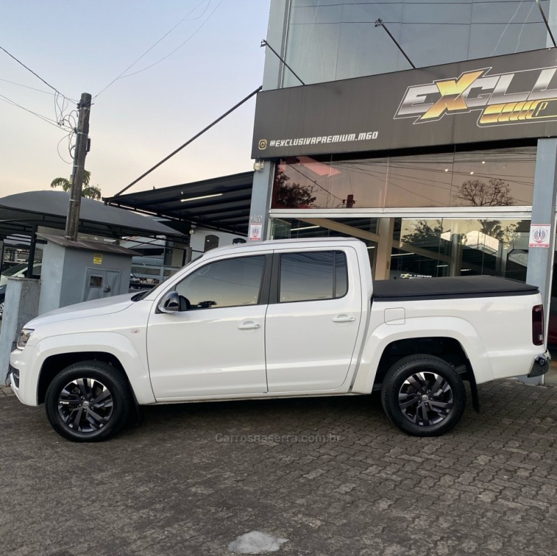 AMAROK 3.0 V6 TDI HIGHLINE CD DIESEL 4MOTION AUTOMÁTICO - 2024 - MONTENEGRO