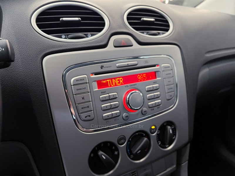 FOCUS 2.0 GLX 16V FLEX 4P MANUAL - 2012 - FLORES DA CUNHA
