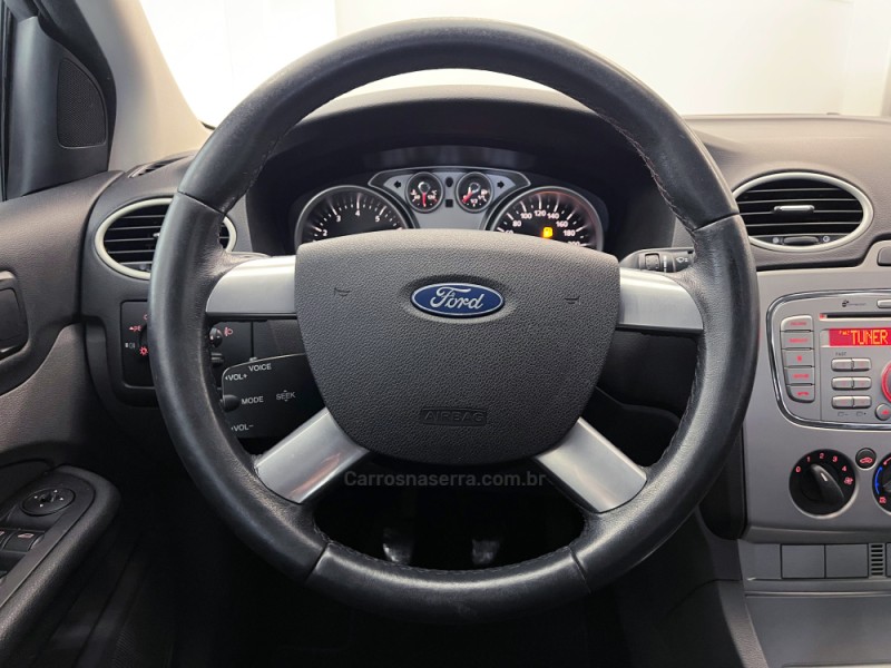 FOCUS 2.0 GLX 16V FLEX 4P MANUAL - 2012 - FLORES DA CUNHA