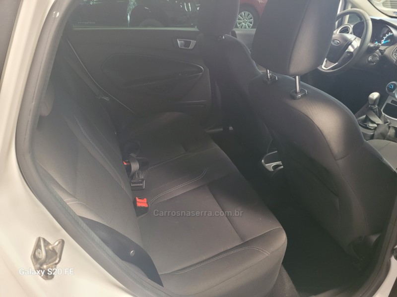 FIESTA 1.6 SE HATCH PLUS 16V FLEX 4P MANUAL - 2015 - NOVA PRATA