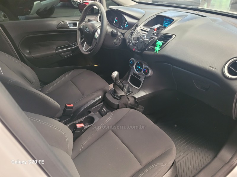 FIESTA 1.6 SE HATCH PLUS 16V FLEX 4P MANUAL - 2015 - NOVA PRATA