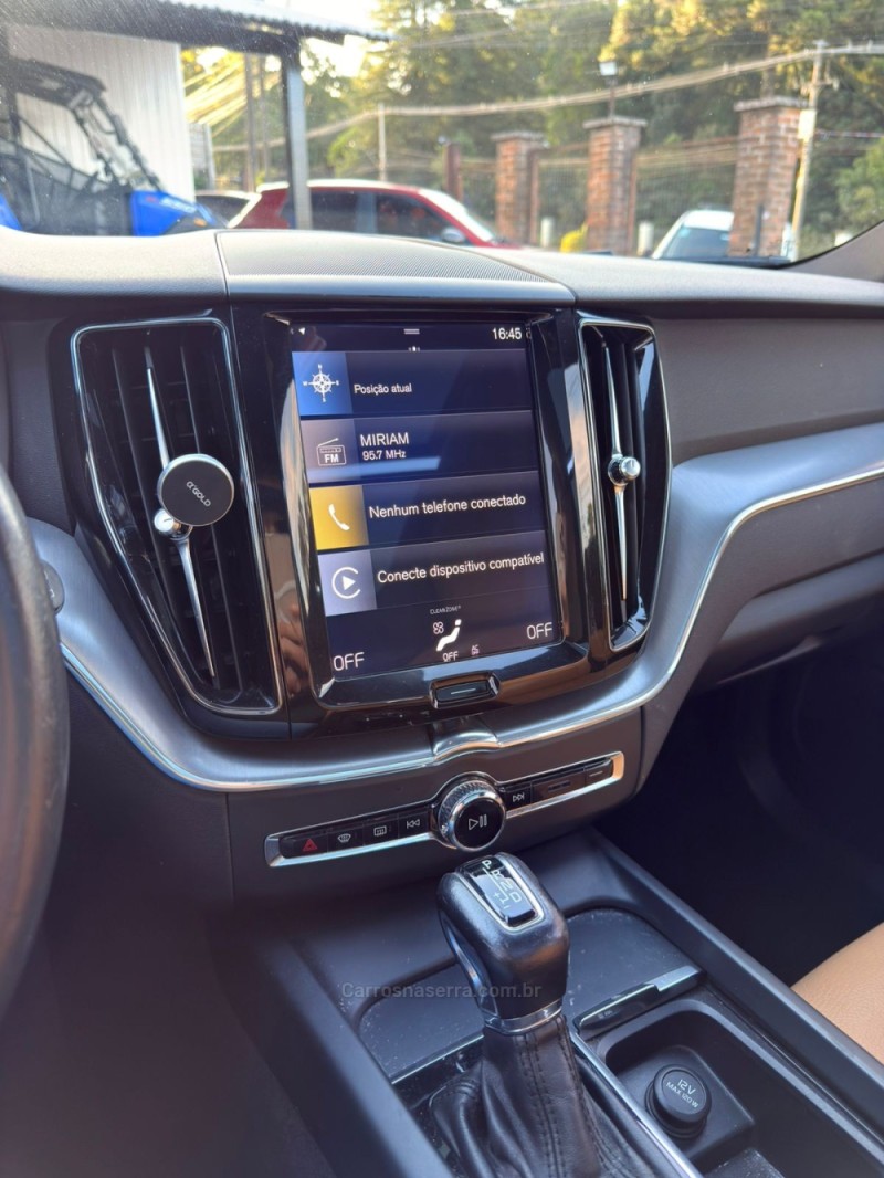XC60 2.4 D5 MOMENTUM DIESEL AWD 4P AUTOMÁTICO - 2019 - CANELA