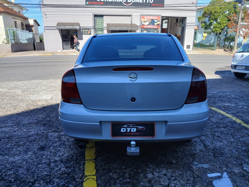 CORSA 1.0 MPFI MAXX 8V GASOLINA 4P MANUAL - 2005 - FARROUPILHA