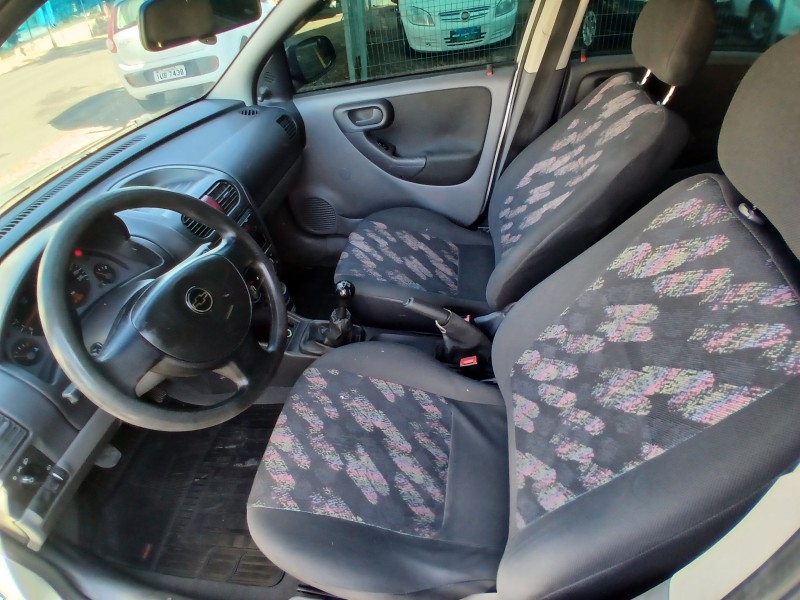 CORSA 1.0 MPFI MAXX 8V GASOLINA 4P MANUAL - 2005 - FARROUPILHA