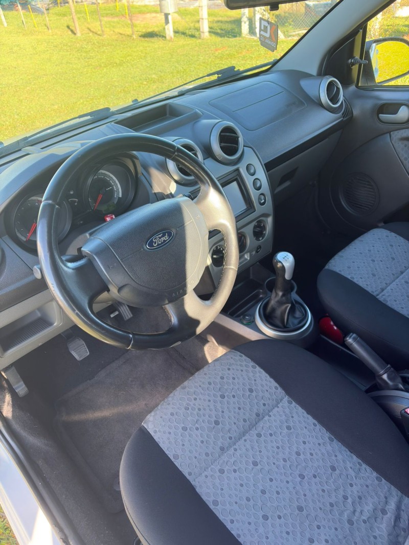 FIESTA 1.0 SE 8V FLEX 4P MANUAL - 2014 - FARROUPILHA