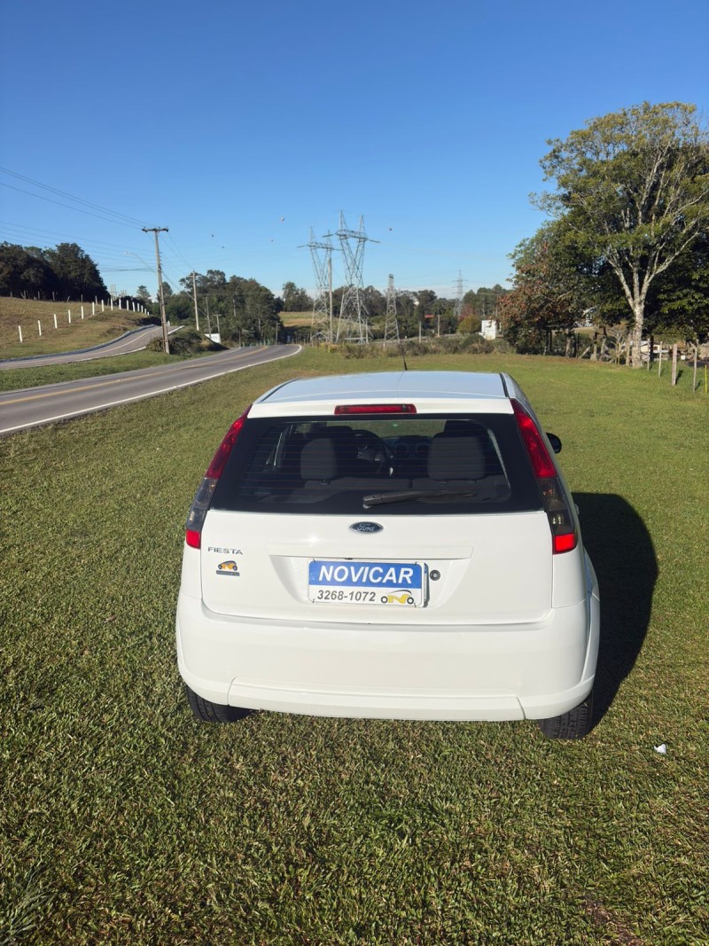 FIESTA 1.0 SE 8V FLEX 4P MANUAL - 2014 - FARROUPILHA