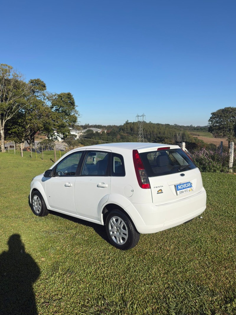 FIESTA 1.0 SE 8V FLEX 4P MANUAL - 2014 - FARROUPILHA