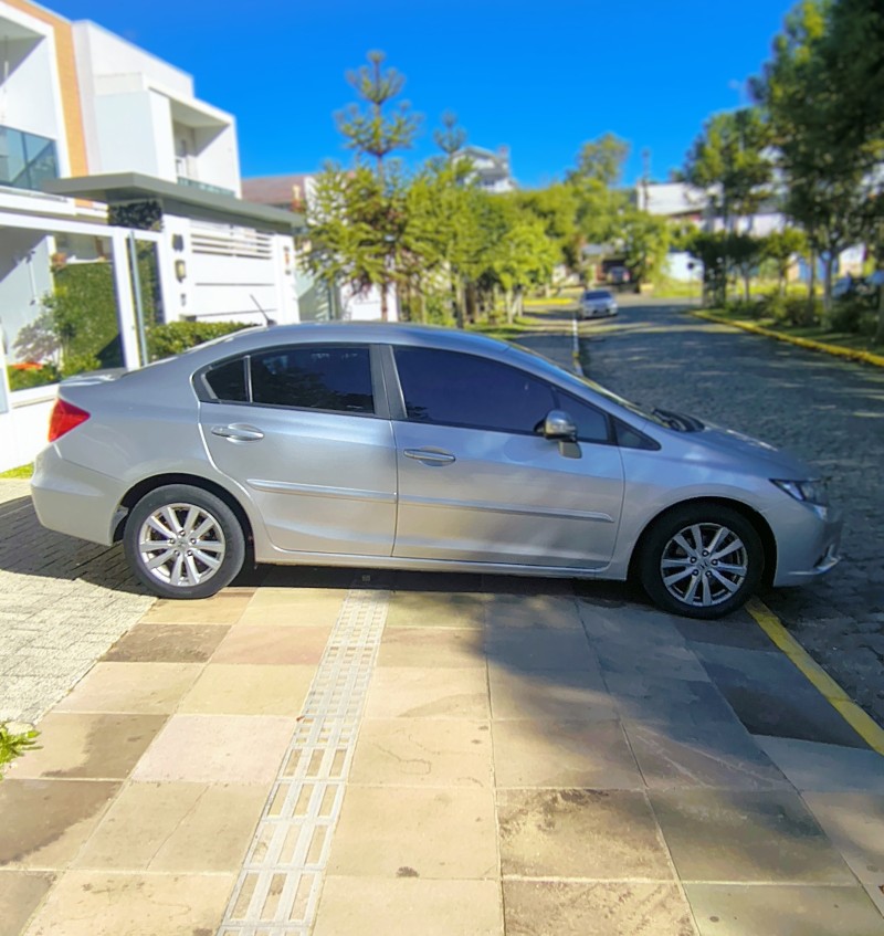 CIVIC 2.0 LXR 16V FLEX 4P AUTOMÁTICO - 2014 - FARROUPILHA