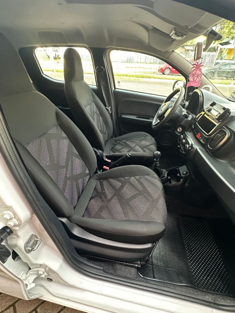 MOBI 1.0 8V EVO FLEX LIKE. MANUAL - 2023 - PAROBé