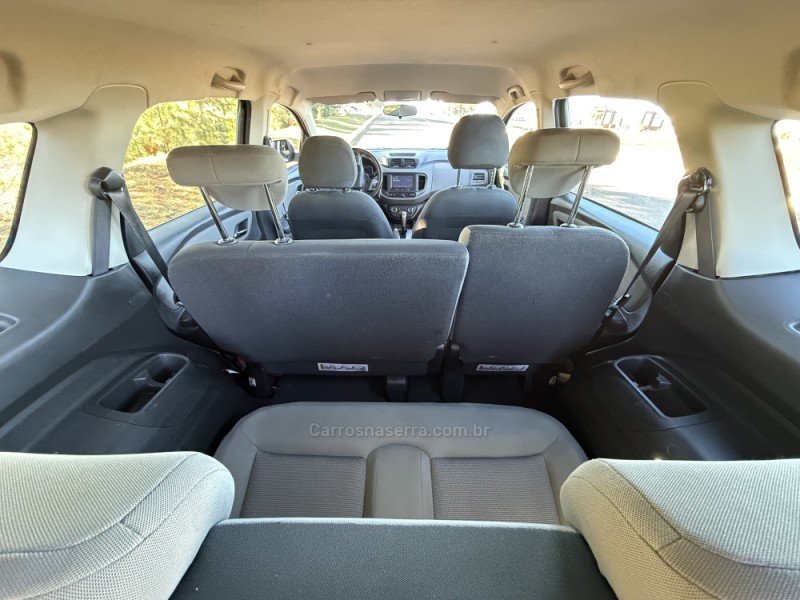 SPIN 1.8 LTZ 8V FLEX 4P AUTOMÁTICO - 2016 - VACARIA