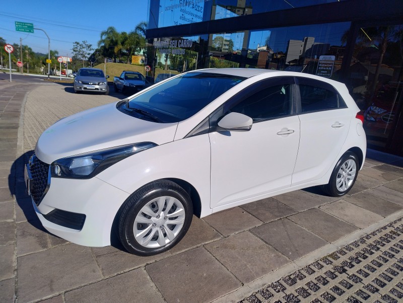 HB20 1.0 COMFORT PLUS 12V FLEX 4P MANUAL