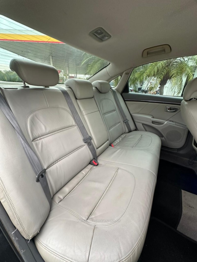 AZERA 3.0 MPFI GLS V6 24V GASOLINA 4P AUTOMÁTICO - 2011 - IVOTI