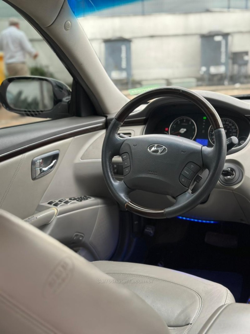 AZERA 3.0 MPFI GLS V6 24V GASOLINA 4P AUTOMÁTICO - 2011 - IVOTI