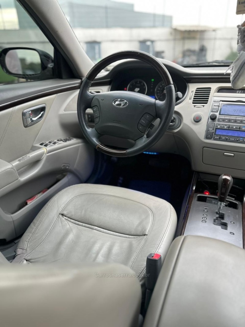 AZERA 3.0 MPFI GLS V6 24V GASOLINA 4P AUTOMÁTICO - 2011 - IVOTI