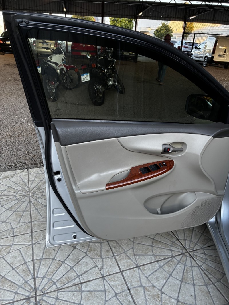 COROLLA 2.0 ALTIS PREMIUM 16V FLEX 4P AUTOMÁTICO - 2011 - CAXIAS DO SUL