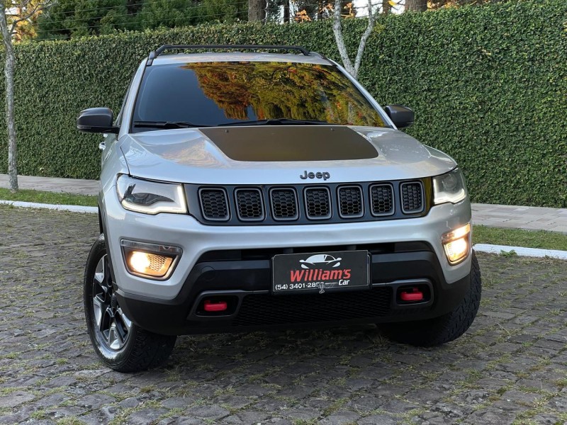 COMPASS 2.0 16V DIESEL TRAILHAWK 4X4 AUTOMÁTICO - 2017 - FARROUPILHA