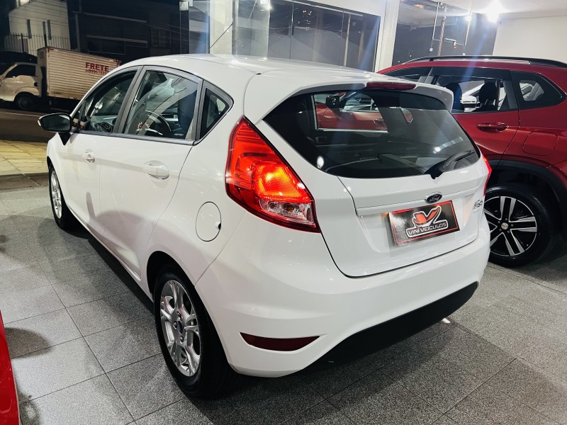 FIESTA 1.5 SE HATCH 16V FLEX 4P MANUAL - 2014 - CAXIAS DO SUL