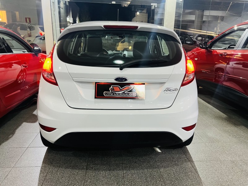 FIESTA 1.5 SE HATCH 16V FLEX 4P MANUAL - 2014 - CAXIAS DO SUL