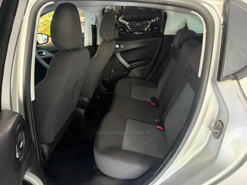 208 1.5 ACTIVE 8V FLEX 4P MANUAL - 2015 - NOVO HAMBURGO