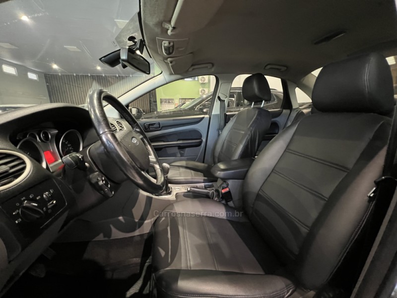 FOCUS 2.0 GLX SEDAN 16V FLEX 4P MANUAL - 2012 - CAXIAS DO SUL