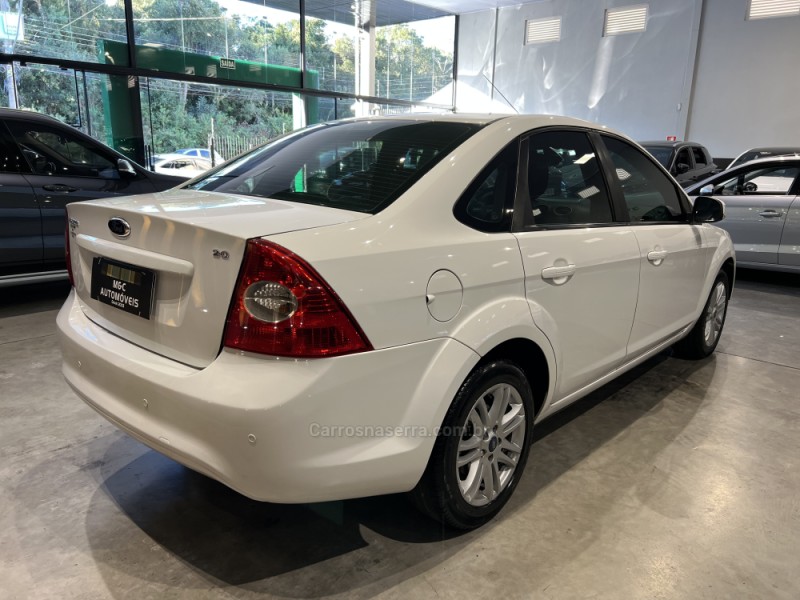 FOCUS 2.0 GLX SEDAN 16V FLEX 4P MANUAL - 2012 - CAXIAS DO SUL
