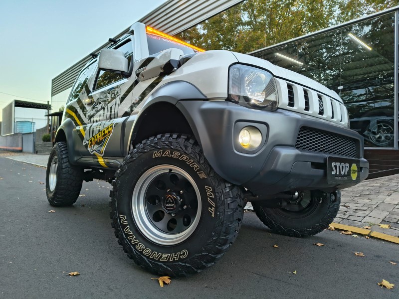 JIMNY 1.3 4ALL 4X4 16V GASOLINA 2P MANUAL - 2015 - DOIS IRMãOS