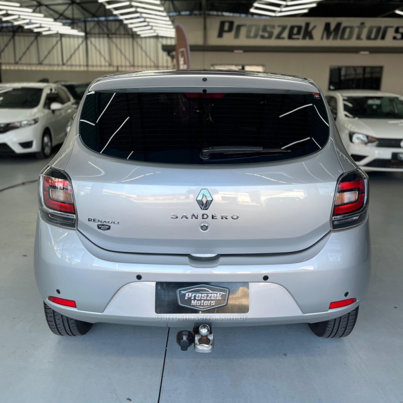 SANDERO 1.0 EXPRESSION 12V FLEX 4P MANUAL - 2018 - CANOAS