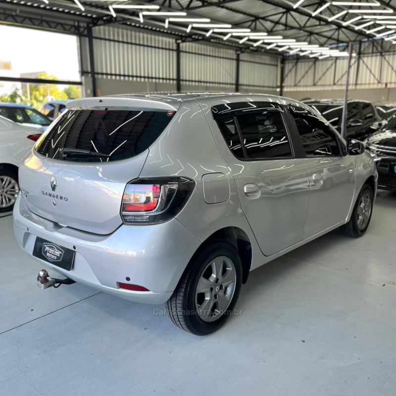SANDERO 1.0 EXPRESSION 12V FLEX 4P MANUAL - 2018 - CANOAS