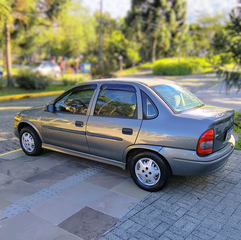 CLASSIC 1.0 MPFI 8V GASOLINA 4P MANUAL - 2005 - FARROUPILHA