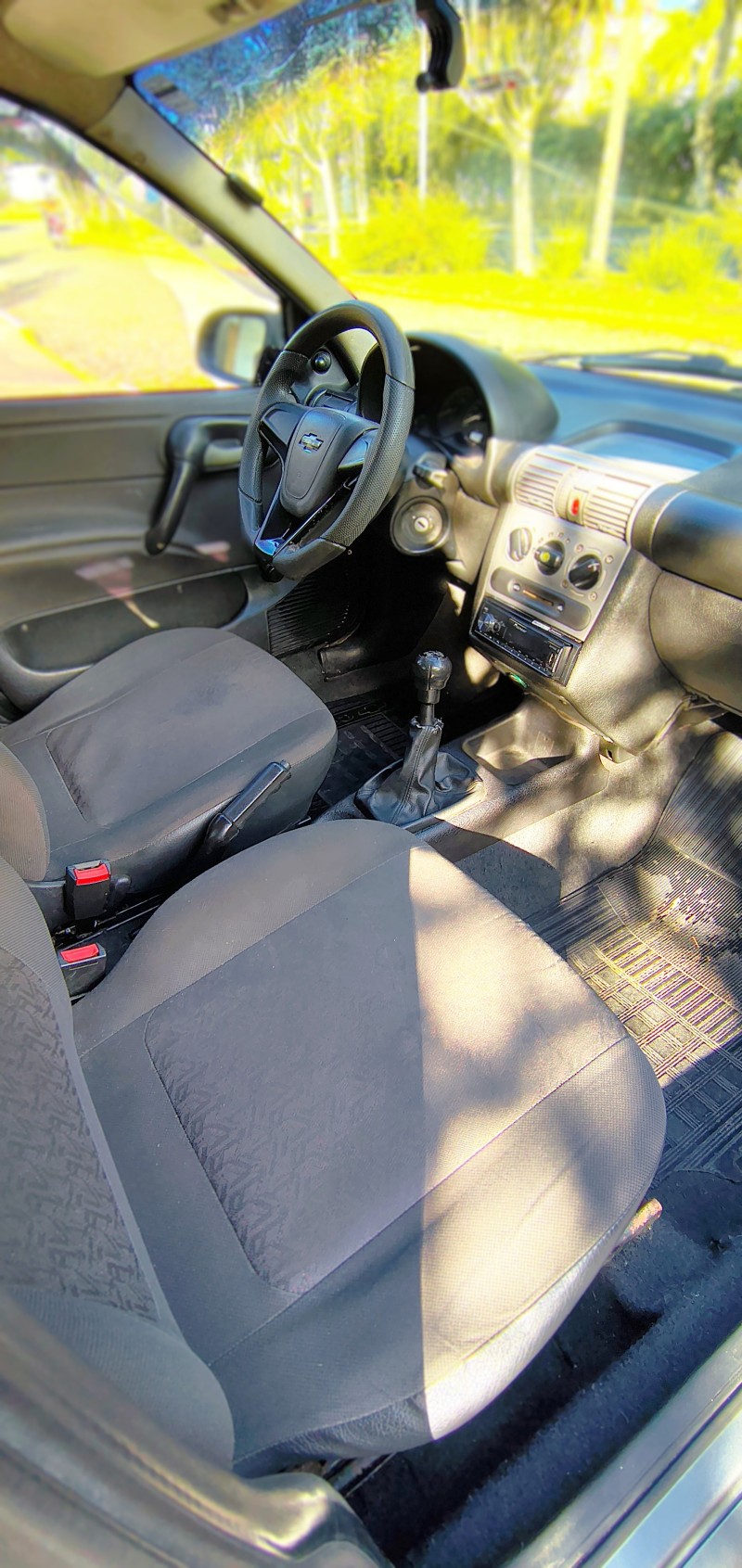 CLASSIC 1.0 MPFI 8V GASOLINA 4P MANUAL - 2005 - FARROUPILHA