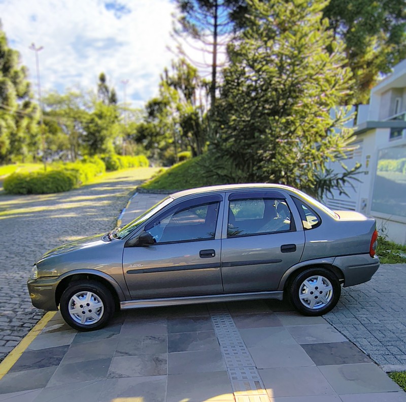 CLASSIC 1.0 MPFI 8V GASOLINA 4P MANUAL - 2005 - FARROUPILHA