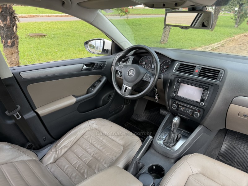 JETTA 2.0 TSI HIGHLINE 200CV GASOLINA 4P TIPTRONIC - 2012 - CASCA