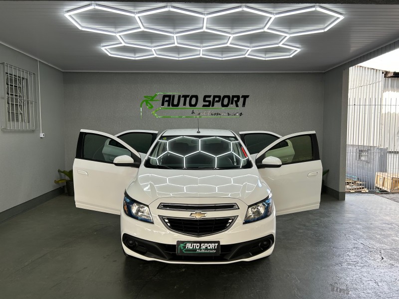 ONIX 1.4 MPFI LT 8V FLEX 4P MANUAL - 2015 - CAXIAS DO SUL