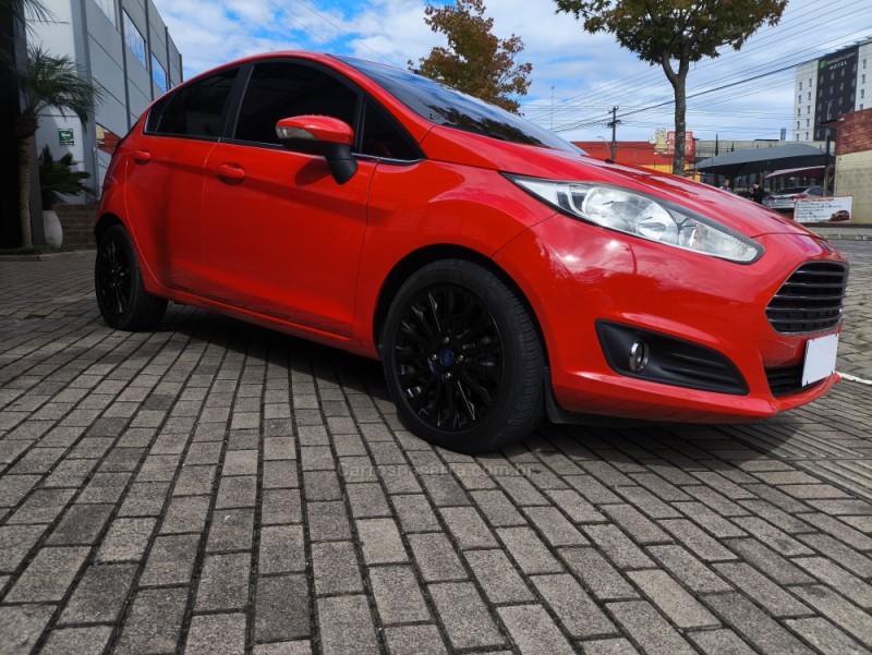 FIESTA 1.6 TITANIUM HATCH 16V FLEX 4P AUTOMÁTICO - 2014 - FARROUPILHA