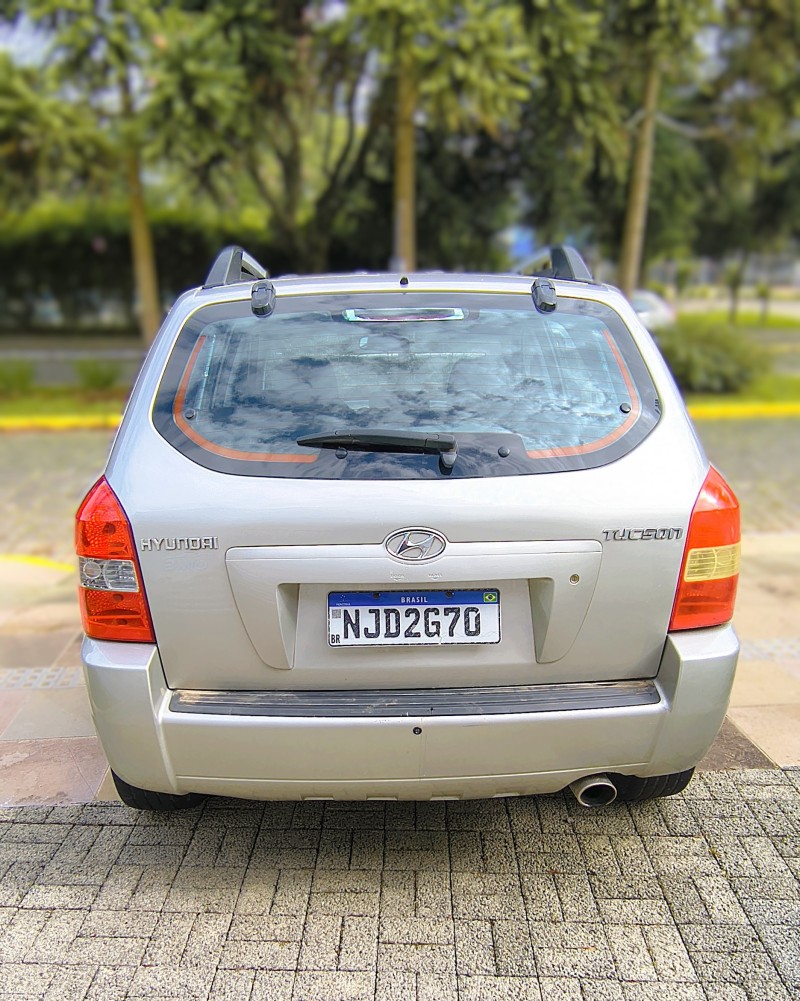 TUCSON 2.0 MPFI GL 16V 142CV 2WD GASOLINA 4P MANUAL - 2008 - FARROUPILHA