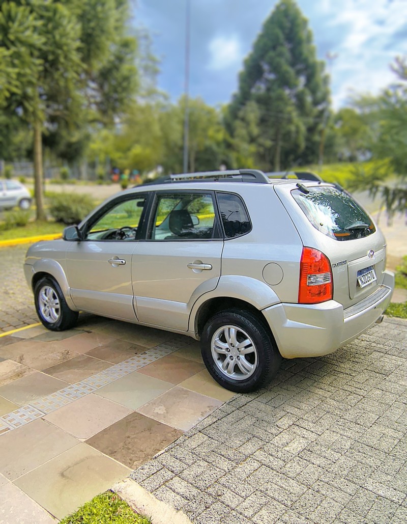 TUCSON 2.0 MPFI GL 16V 142CV 2WD GASOLINA 4P MANUAL - 2008 - FARROUPILHA