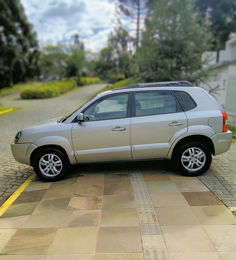 TUCSON 2.0 MPFI GL 16V 142CV 2WD GASOLINA 4P MANUAL - 2008 - FARROUPILHA