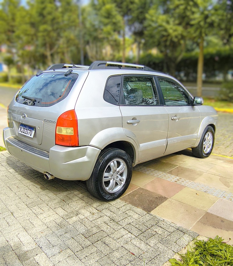 TUCSON 2.0 MPFI GL 16V 142CV 2WD GASOLINA 4P MANUAL - 2008 - FARROUPILHA
