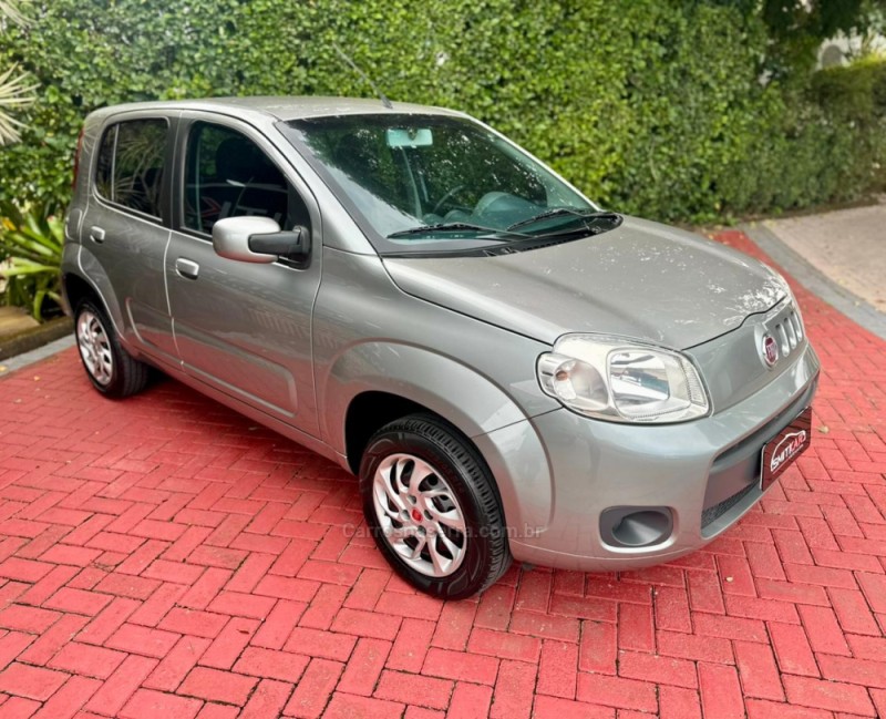 UNO 1.0 EVO VIVACE 8V FLEX 4P MANUAL - 2015 - ROLANTE