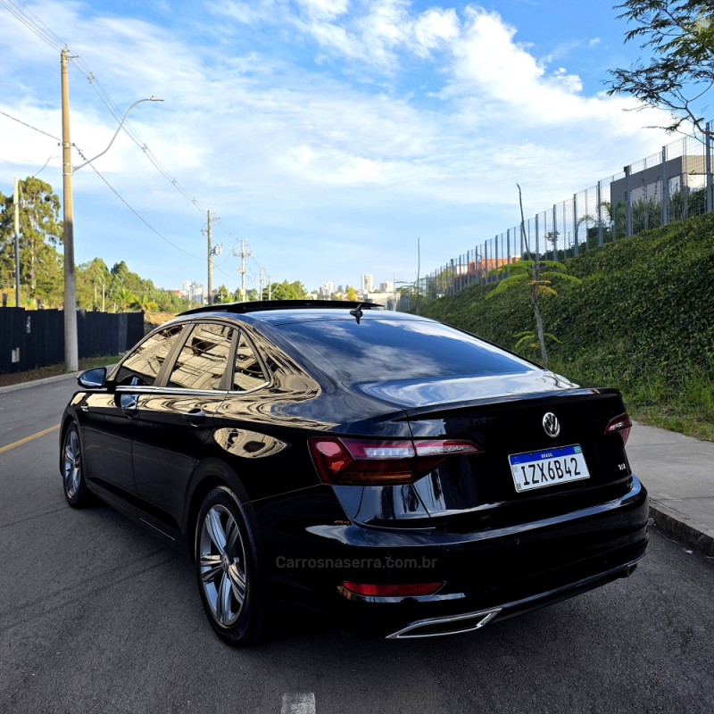 JETTA 1.4 R-LINE 250 16V TSI FLEX 4P AUTOMÁTICO - 2020 - CAXIAS DO SUL