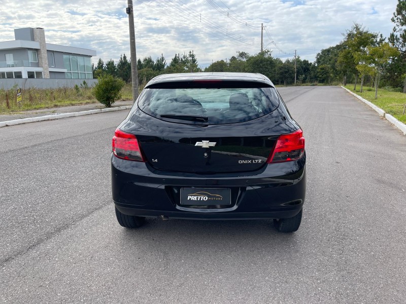 ONIX 1.4 MPFI LTZ 8V FLEX 4P MANUAL - 2014 - BENTO GONçALVES