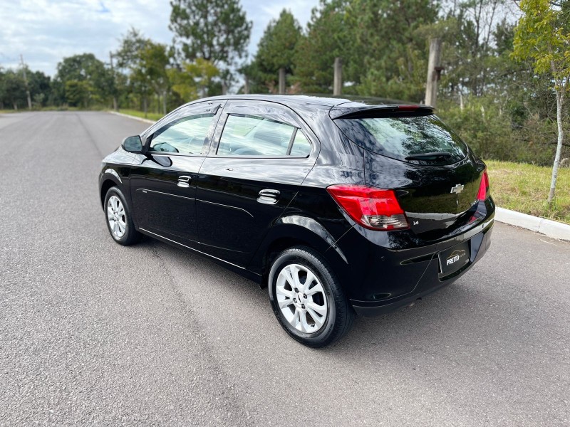 ONIX 1.4 MPFI LTZ 8V FLEX 4P MANUAL - 2014 - BENTO GONçALVES