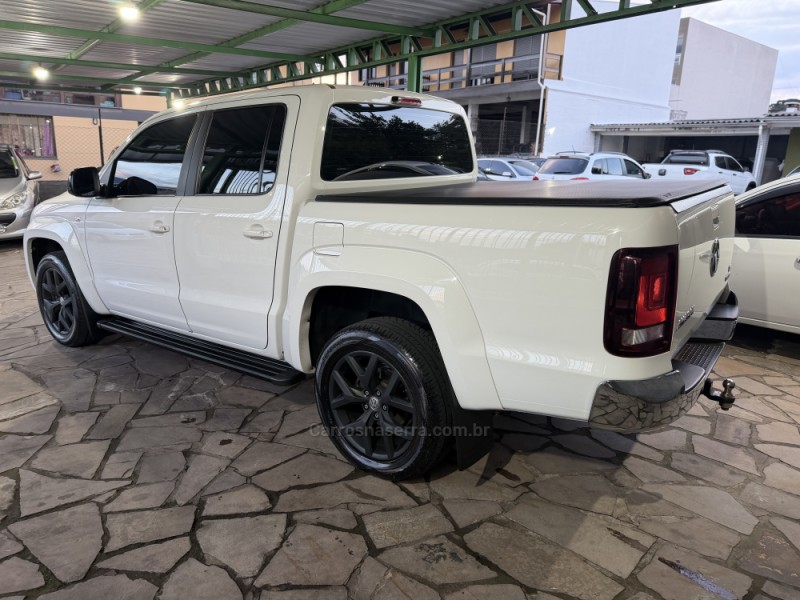 AMAROK 3.0 V6 TDI HIGHLINE CD DIESEL 4MOTION AUTOMÁTICO - 2021 - CAXIAS DO SUL
