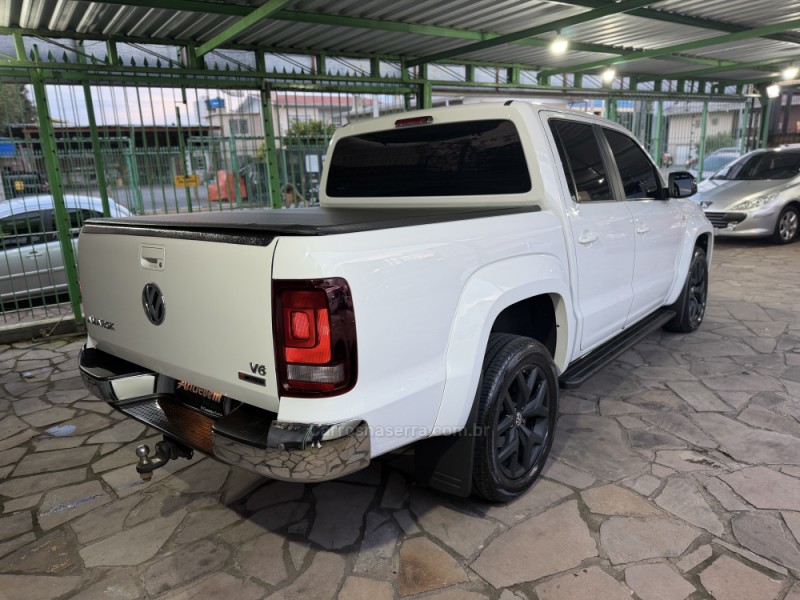 AMAROK 3.0 V6 TDI HIGHLINE CD DIESEL 4MOTION AUTOMÁTICO - 2021 - CAXIAS DO SUL